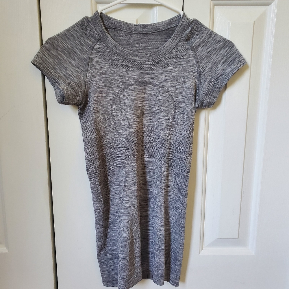 Grey lululemon swiftly tech